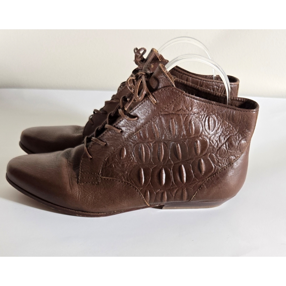 Unisa brown leather lace up ankle boots Shoes Sz 8 Vintage Womens Booties